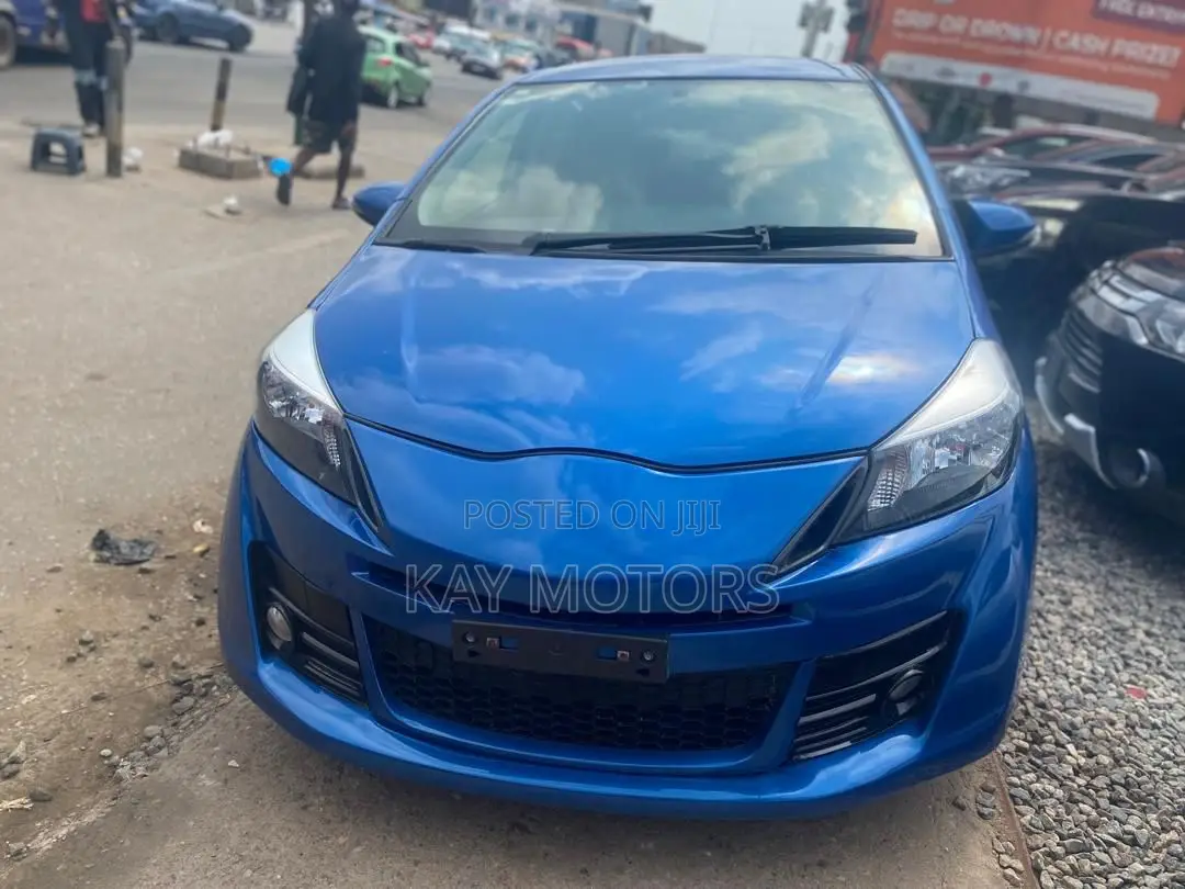 Toyota Vitz 1.5 FWD 3dr 2015 Blue