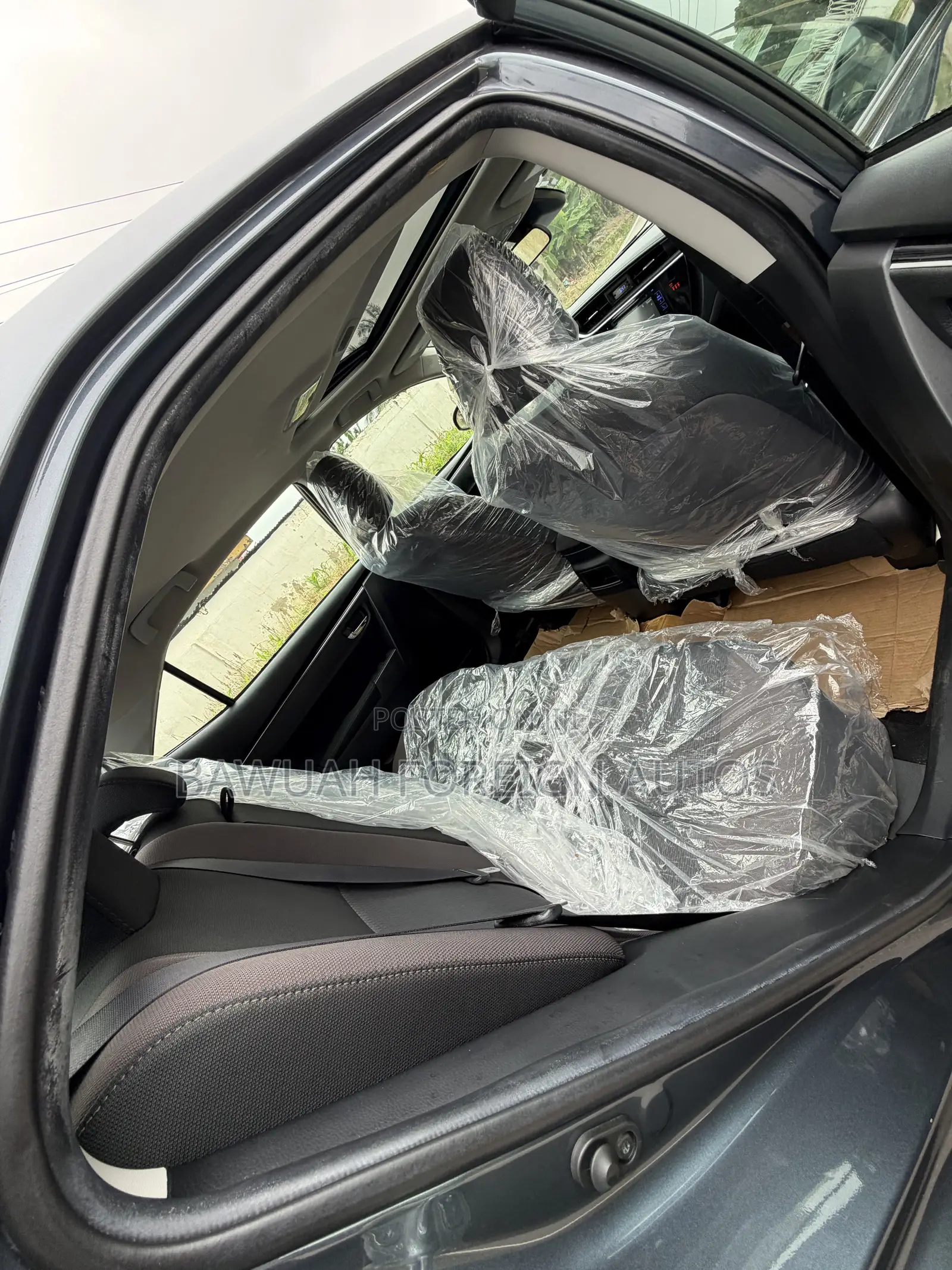 Toyota Corolla LE Eco (1.8L 4cyl 2A) 2018 Gray