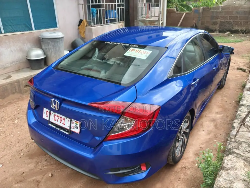 Honda Civic EX 4dr Hatchback (1.5L 4cyl) 2017 Blue