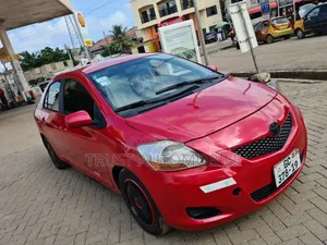 Toyota Yaris 2010 Red