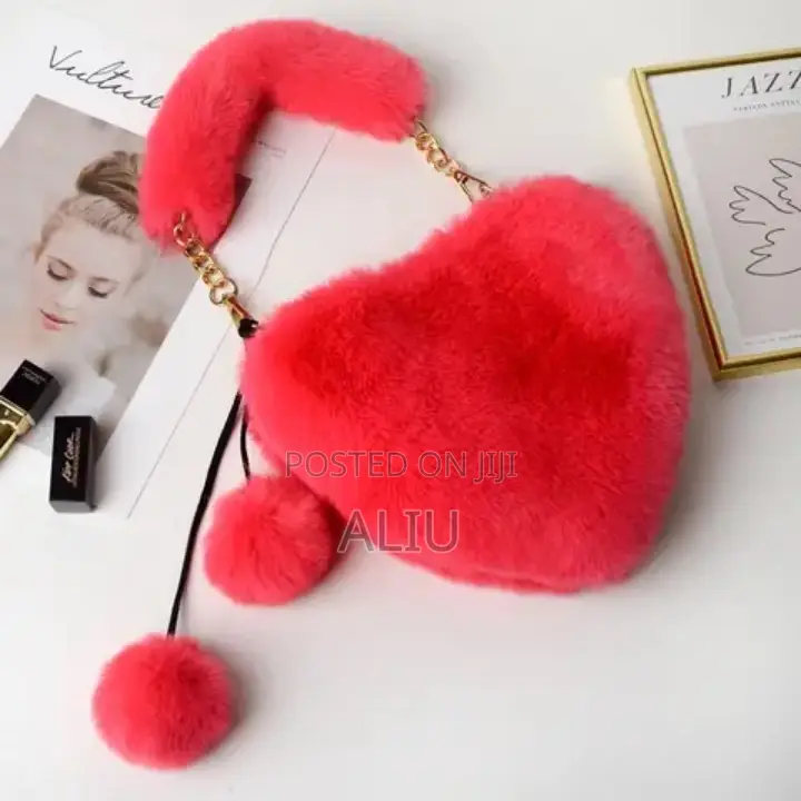Luxury Faux Heart-Shaped Plush Handbag for Women – Yellow