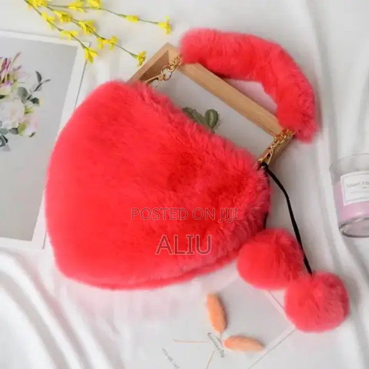 Luxury Faux Heart-Shaped Plush Handbag for Women – Yellow