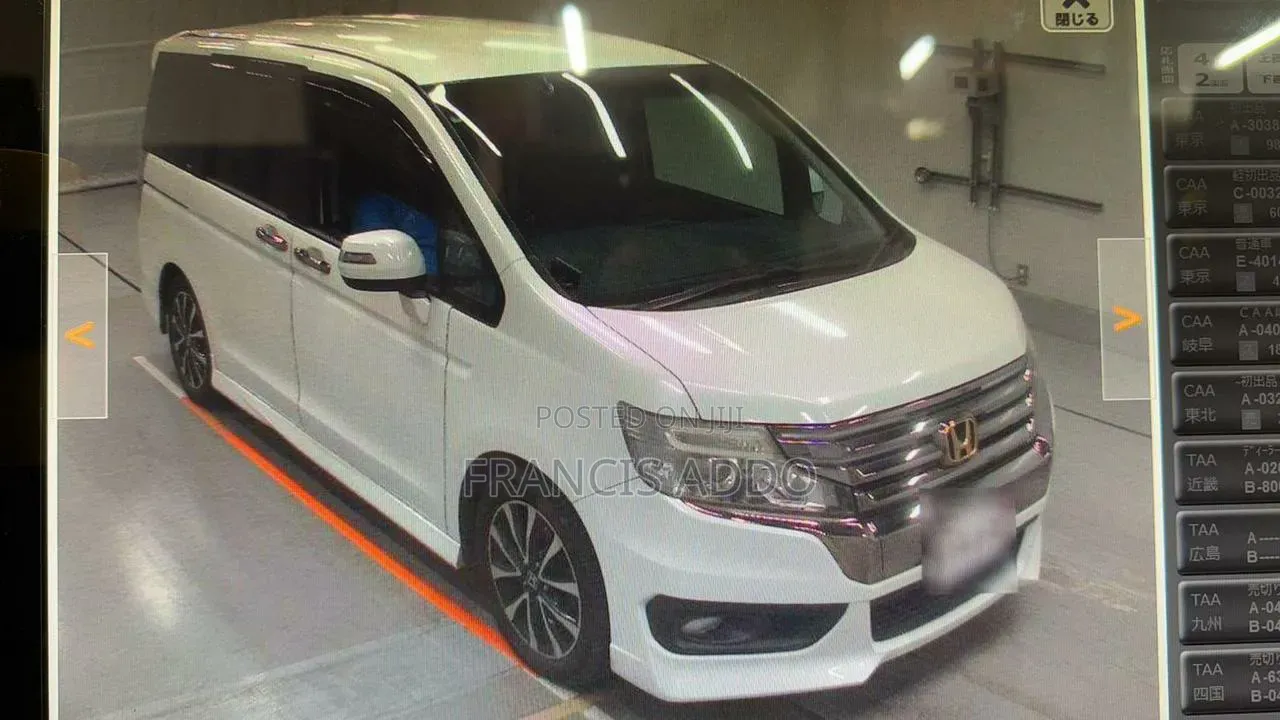 Honda Stepwgn 2012 White