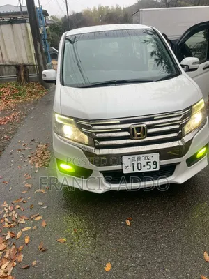 Honda Stepwgn 2012 White