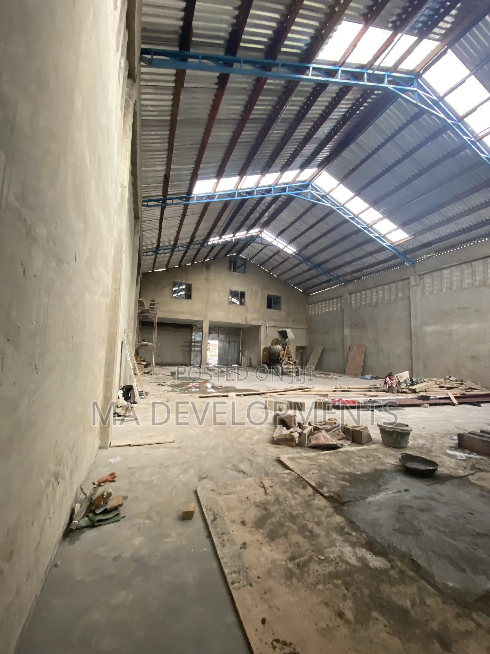 500 Sq Meter Warehouse With 2 Units Apartments for Rent at Achimota