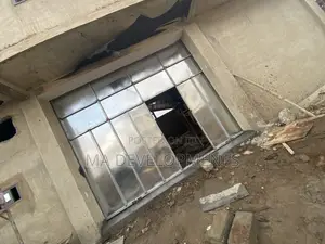 500 Sq Meter Warehouse With 2 Units Apartments for Rent at Achimota