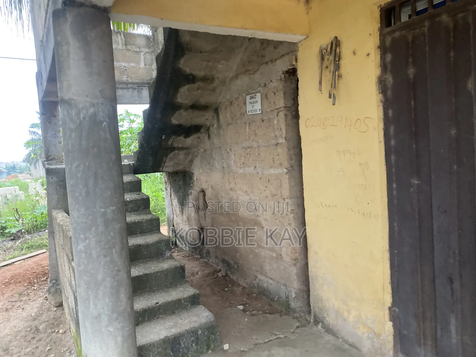 6bdrm House in Oti-Kuwait, Kumasi Metropolitan for sale