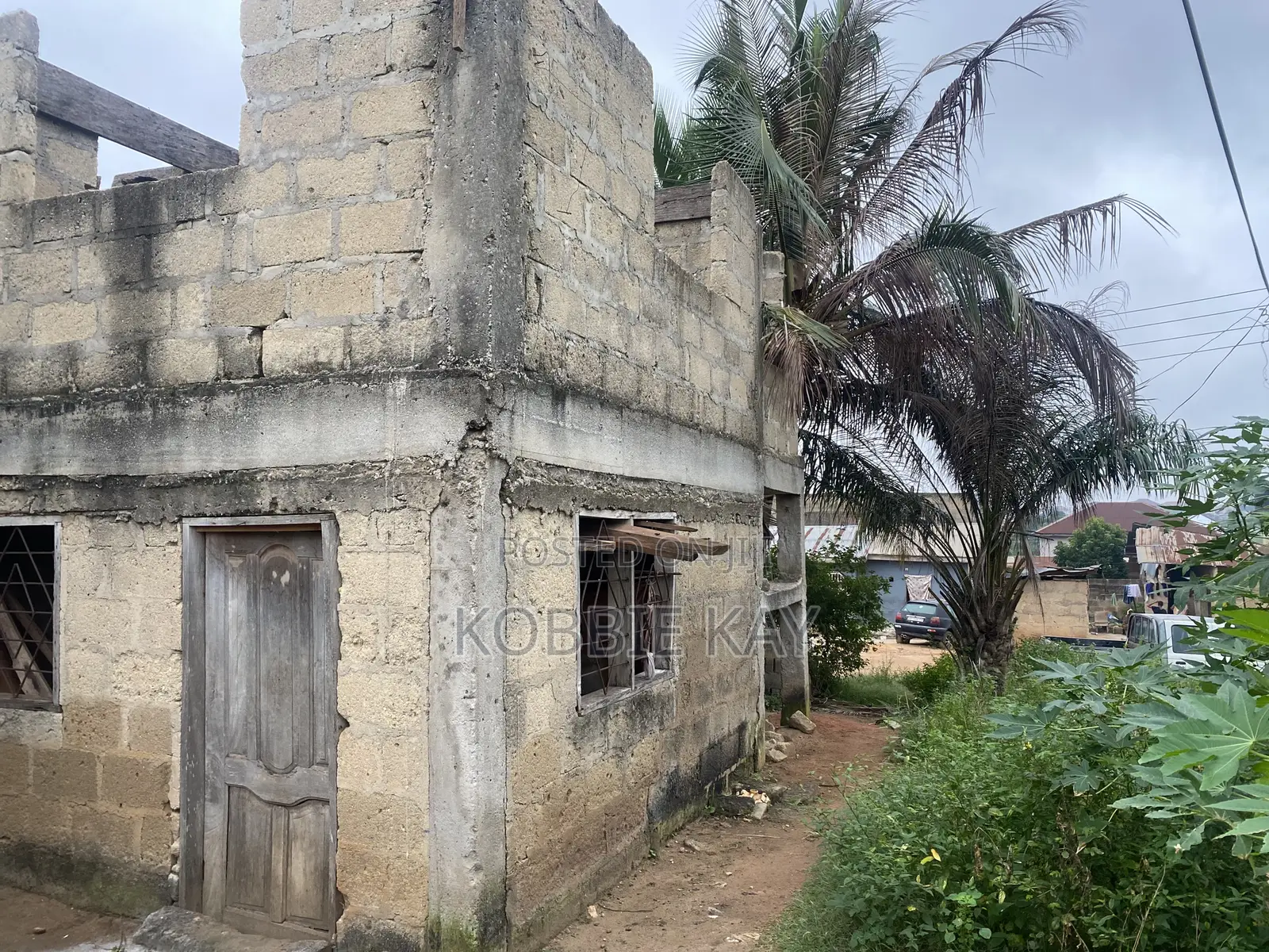 6bdrm House in Oti-Kuwait, Kumasi Metropolitan for sale