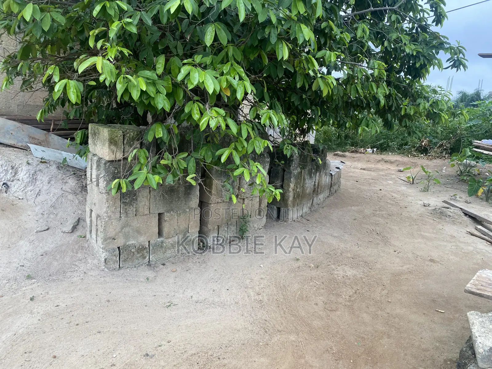6bdrm House in Oti-Kuwait, Kumasi Metropolitan for sale