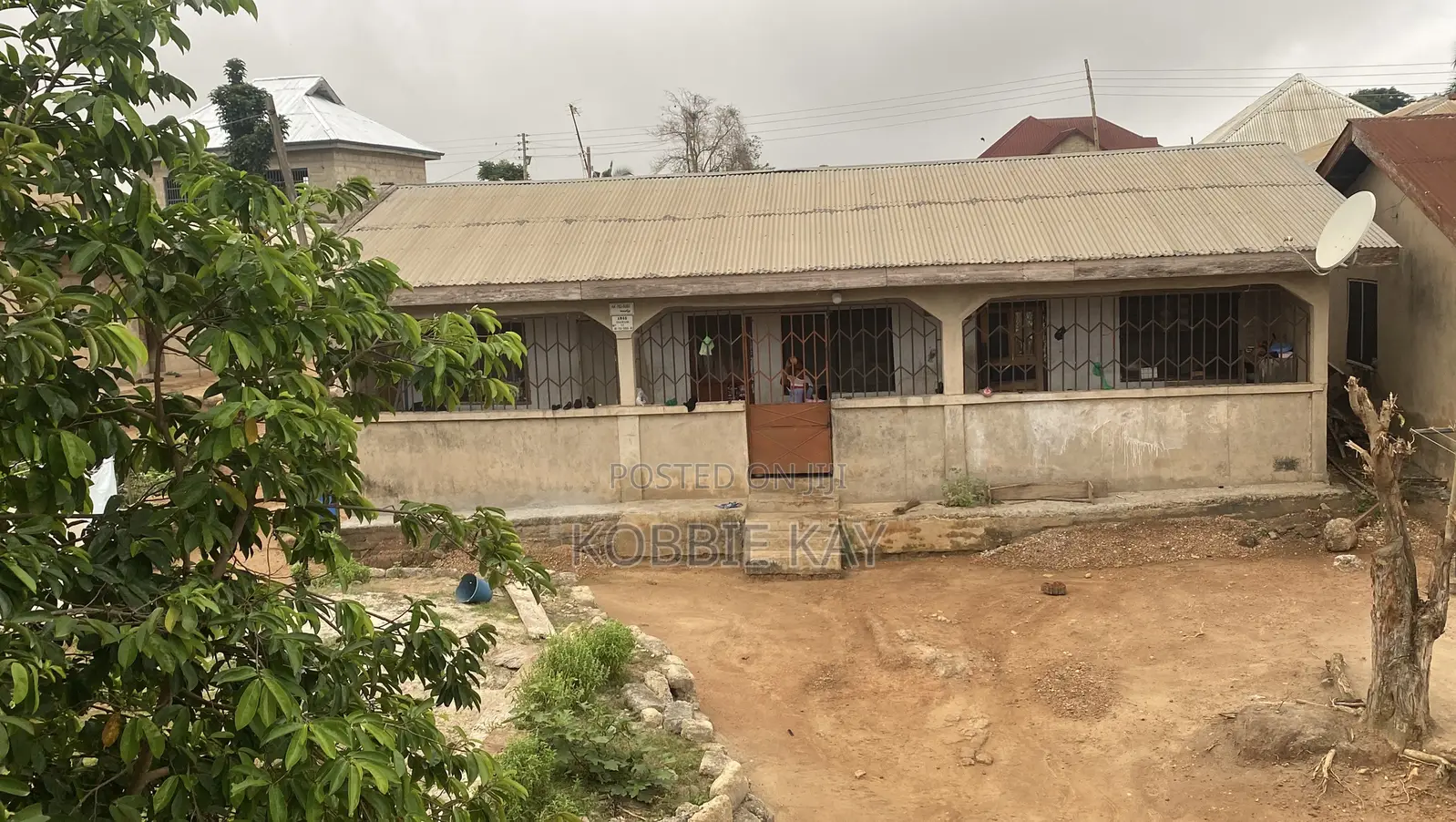 6bdrm House in Oti-Kuwait, Kumasi Metropolitan for sale
