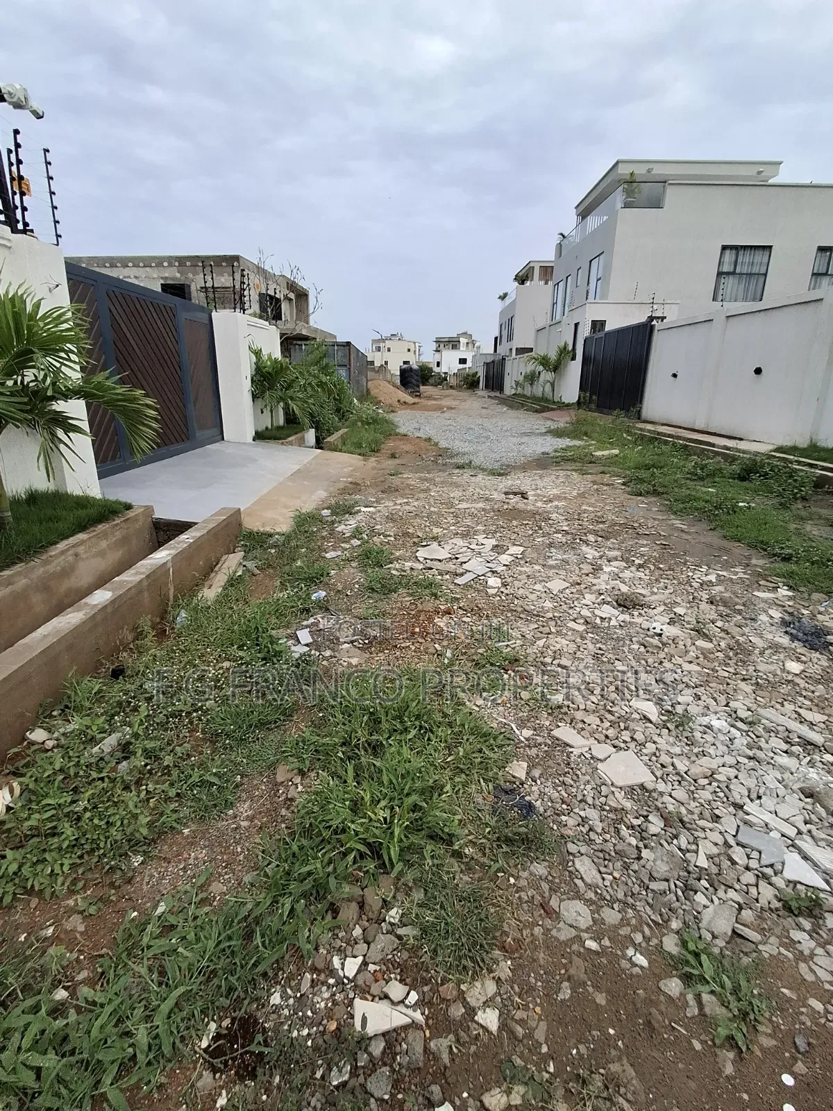 Two Endhalf Plots of Land for Sale at Airport