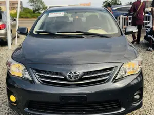 Toyota Corolla LE 4dr Sedan (1.8L 4cyl 4A) 2012 Gray