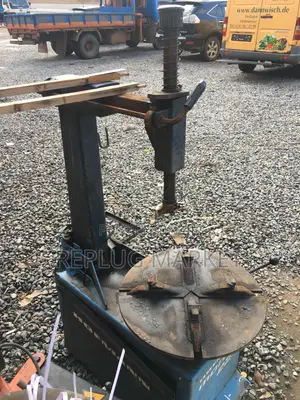 Hofmann Monty 22 Tyre Changing Machine