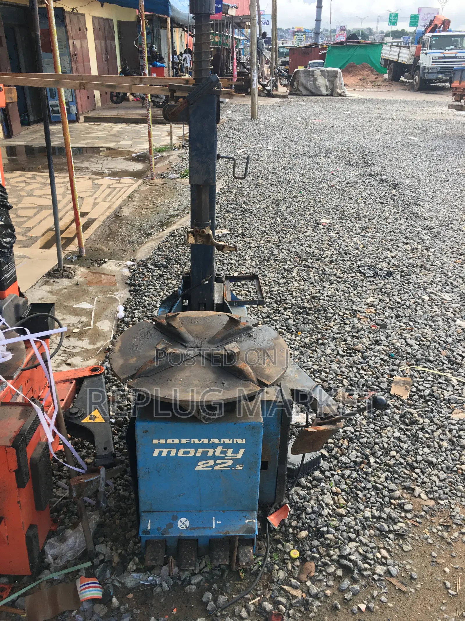 Hofmann Monty 22 Tyre Changing Machine