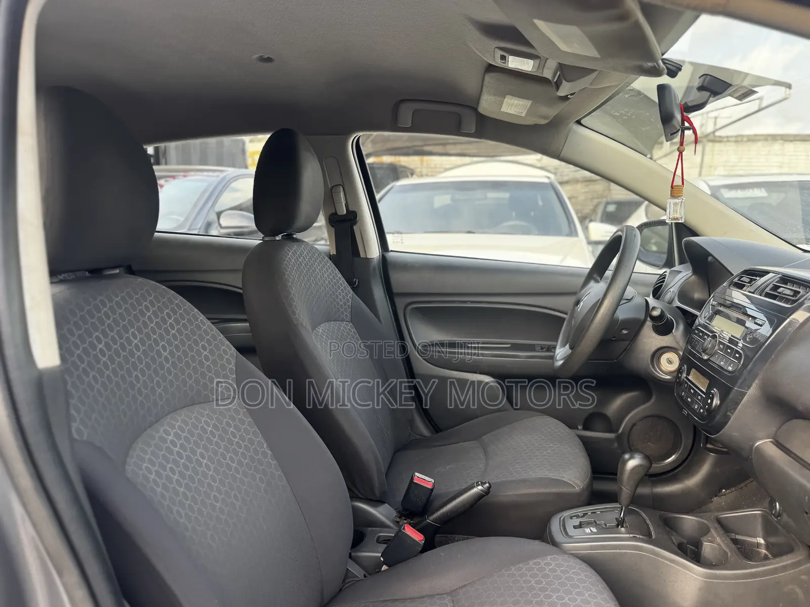 Mitsubishi Mirage DE 4dr Hatchback (1.2L 3cyl 5M) 2015 Gray