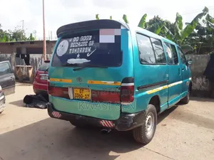 Toyota HiAce 2005 Green