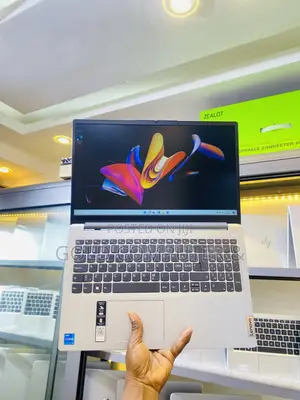 Laptop Lenovo IdeaPad 1 8GB Intel Core i5 SSD 512GB