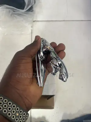 Jaguar Bonnet Crown