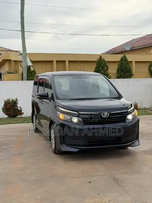 Toyota Voxy V 2WD 7-Seater 2014 Blue