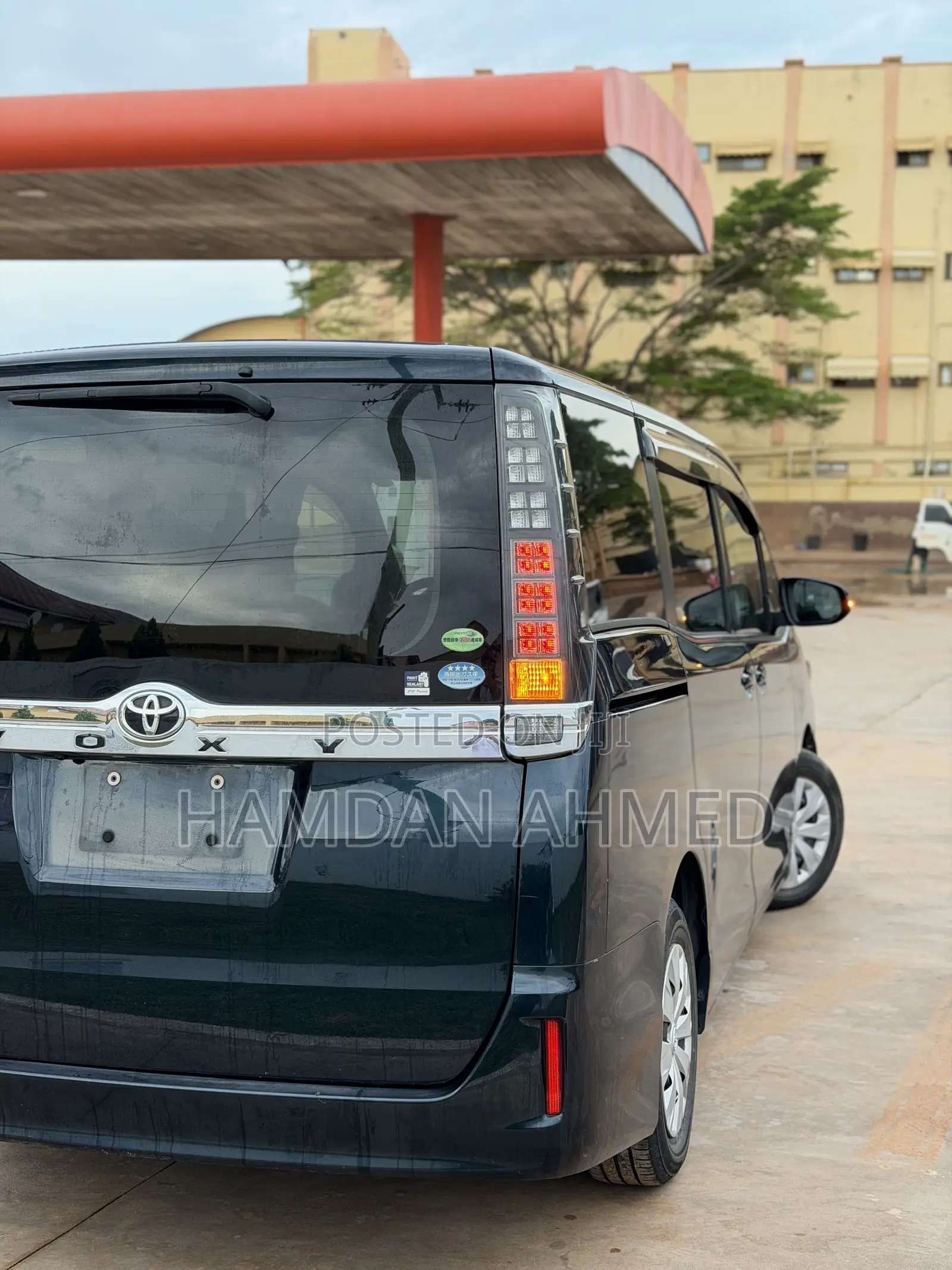 Toyota Voxy V 2WD 7-Seater 2014 Blue