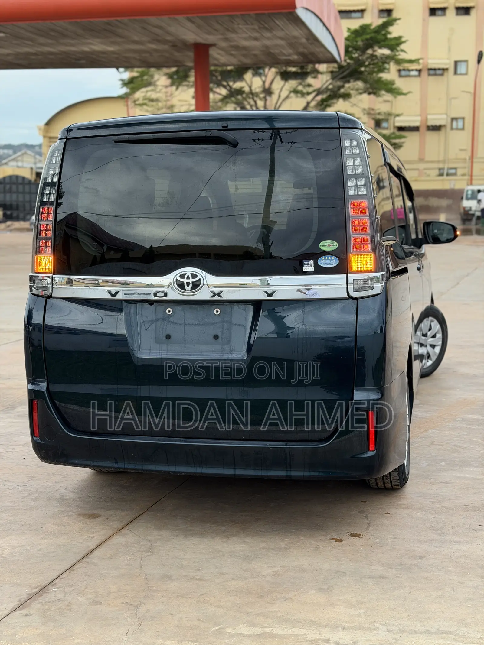Toyota Voxy V 2WD 7-Seater 2014 Blue