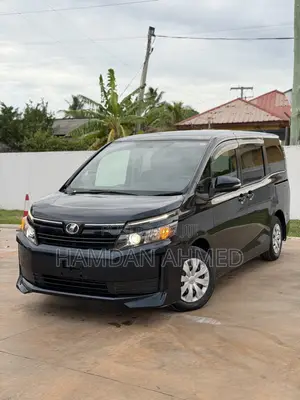 Toyota Voxy V 2WD 7-Seater 2014 Blue