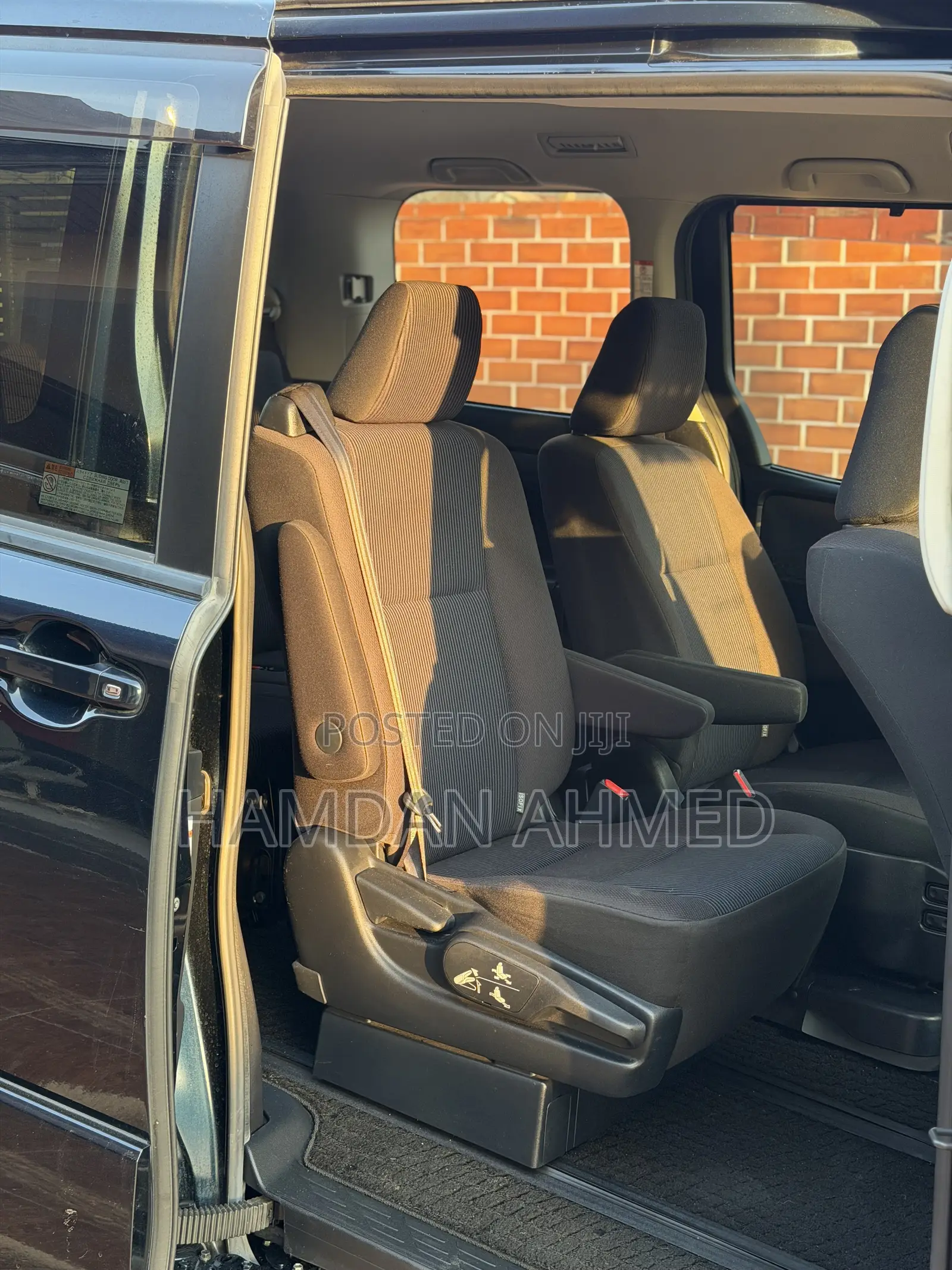 Toyota Voxy V 2WD 7-Seater 2014 Blue