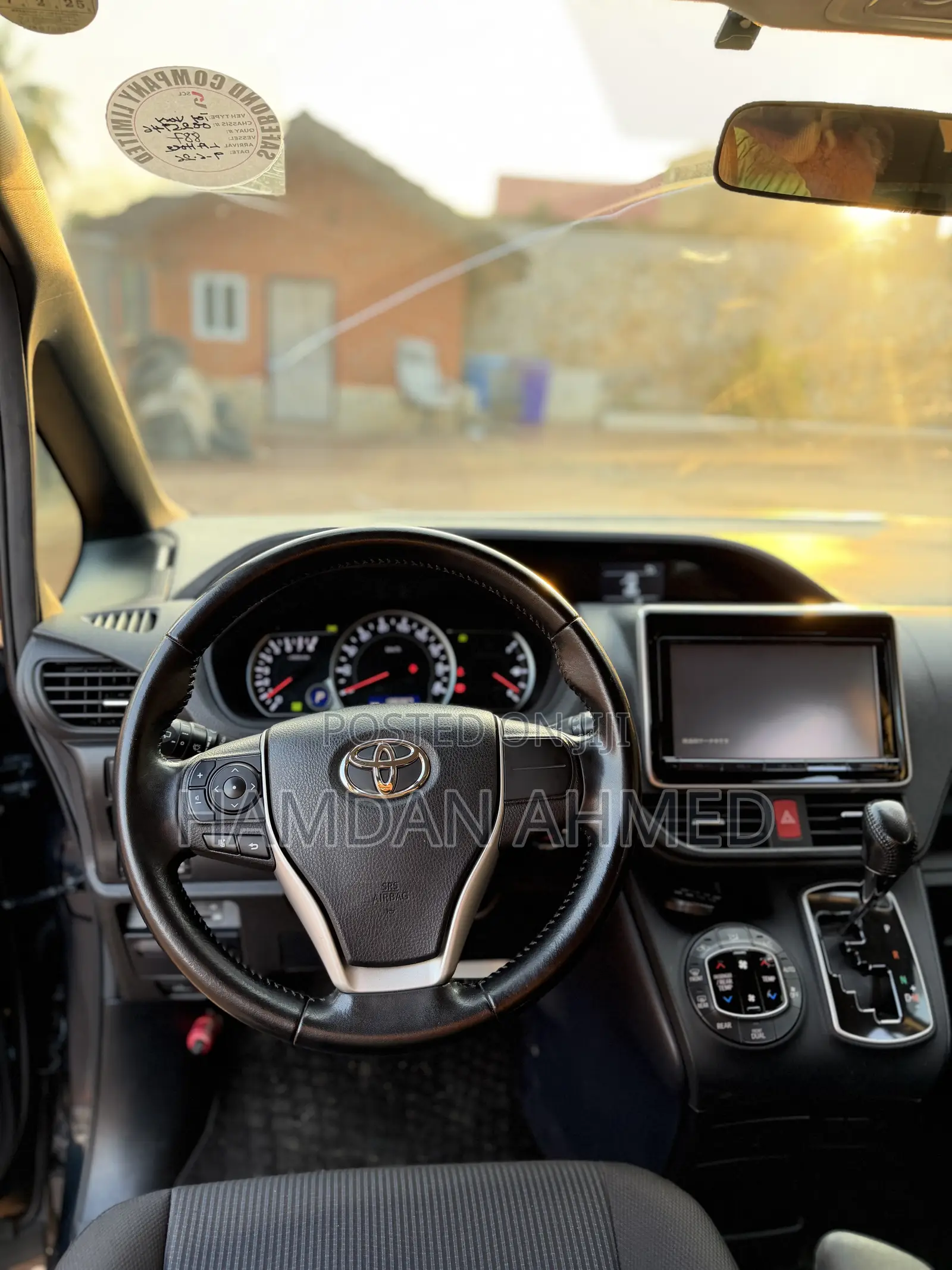 Toyota Voxy V 2WD 7-Seater 2014 Blue