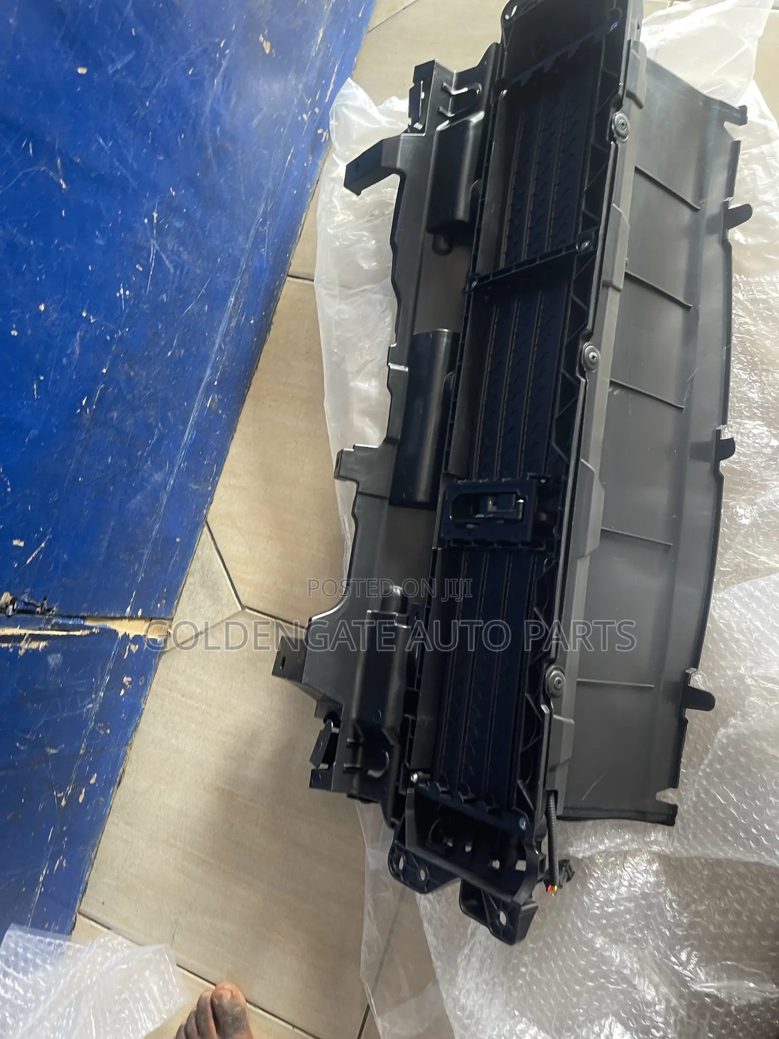 Honda Cr-v 17 18 19 20 21 22 Shutter Grill