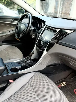 Hyundai Sonata GLS Sedan FWD (2.4L 4cyl 6A) 2013 Gray