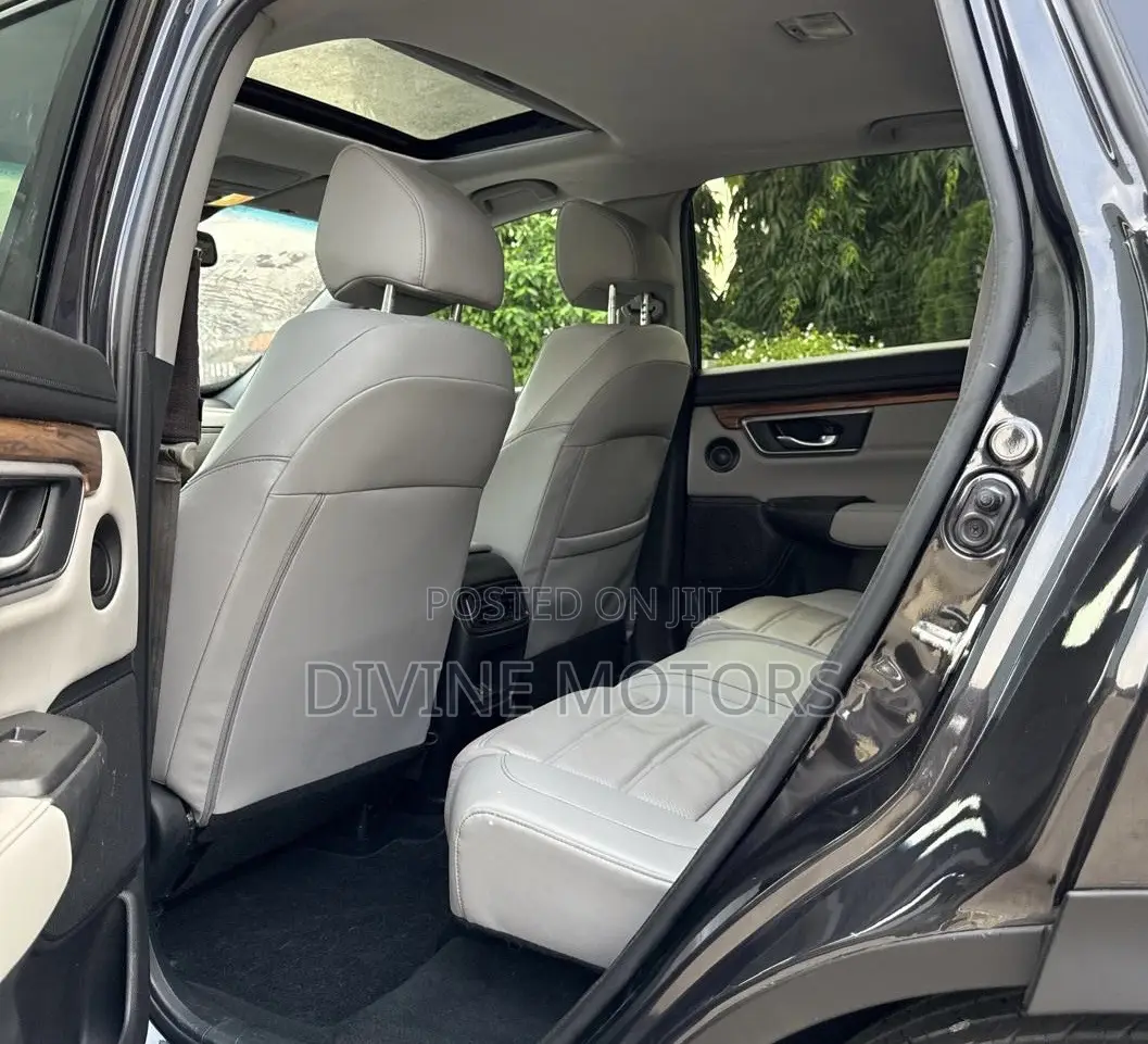 Honda CR-V Touring AWD 2018 Gray