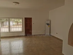3bdrm Apartment in Rowi, Frafraha for rent