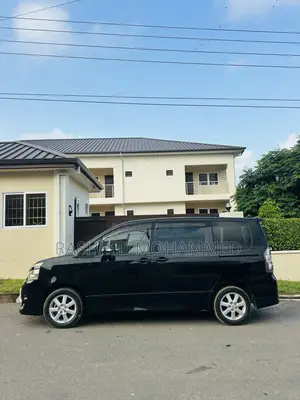 Toyota Voxy X 4WD 7-Seater 2012 Black