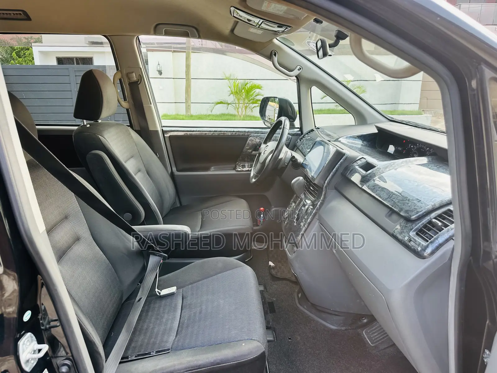 Toyota Voxy X 4WD 7-Seater 2012 Black