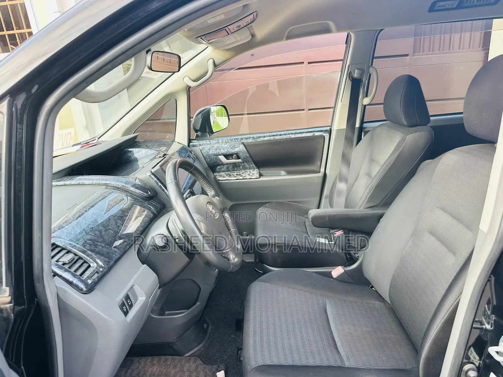 Toyota Voxy X 4WD 7-Seater 2012 Black