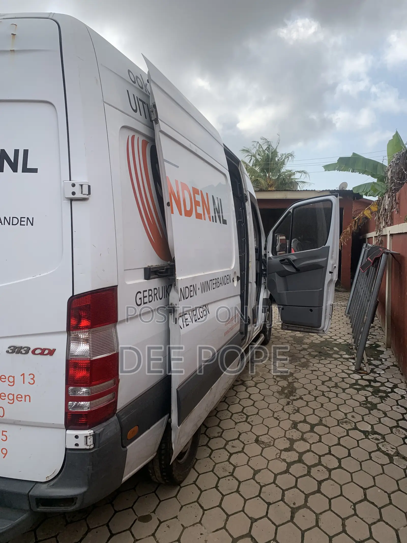 Mercedes-Benz Sprinter 2011