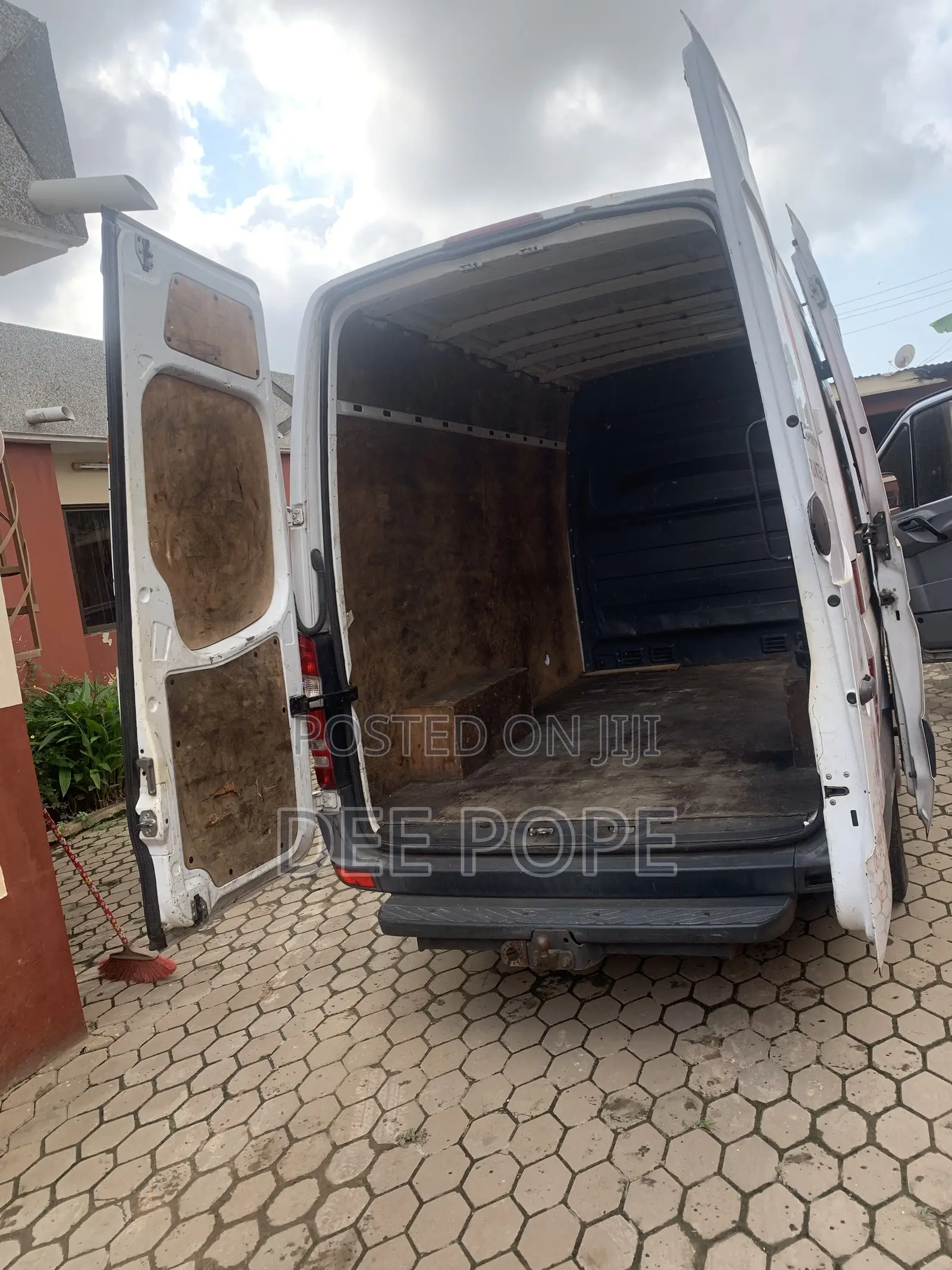 Mercedes-Benz Sprinter 2011