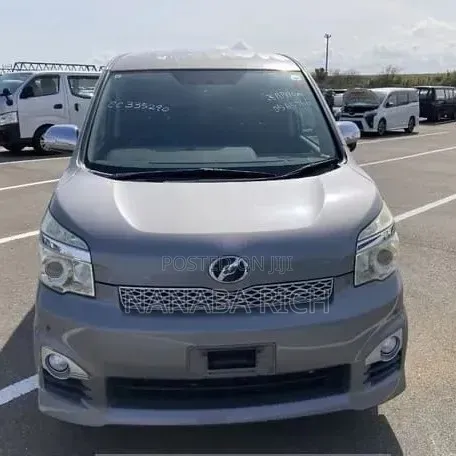 Toyota Voxy 2013 Gray