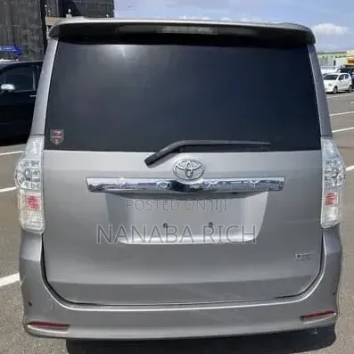 Toyota Voxy 2013 Gray