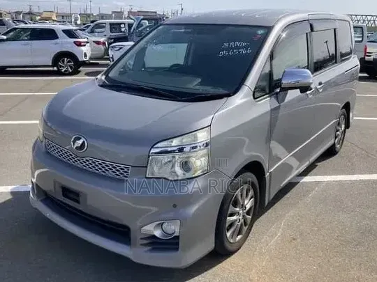 Toyota Voxy 2013 Gray