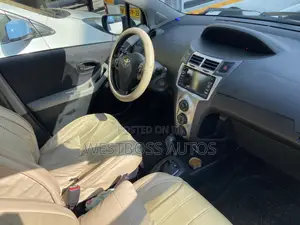 Toyota Vitz 1.3 FWD 3dr 2010 Black