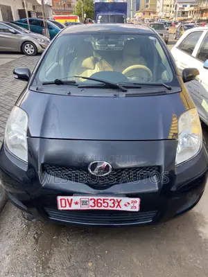 Toyota Vitz 1.3 FWD 3dr 2010 Black