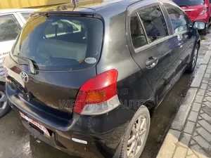 Toyota Vitz 1.3 FWD 3dr 2010 Black