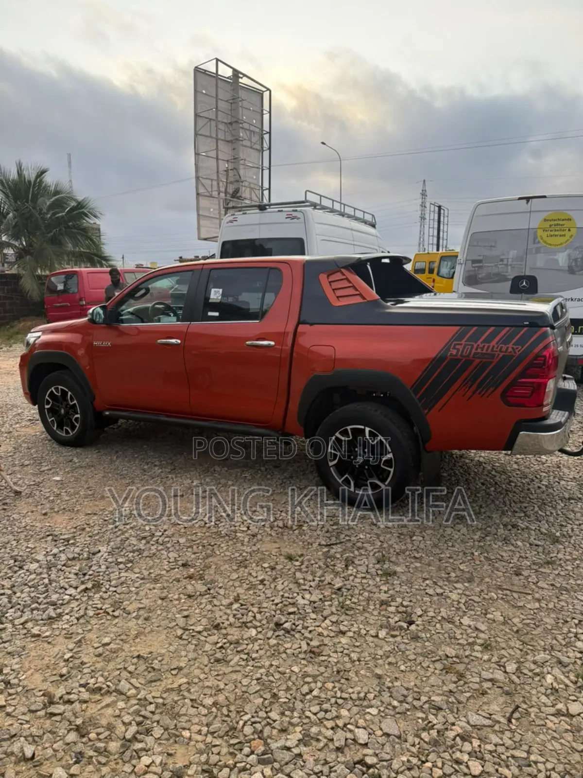 Toyota Hilux 2020 Orange
