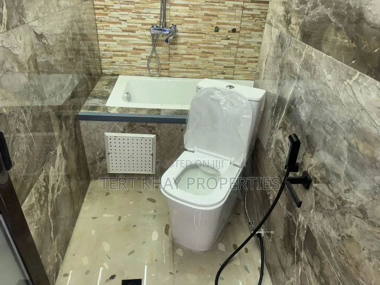 400 Sqm. Warehouse With Office for Rent Tesano