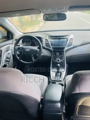 Hyundai Elantra SE Sedan FWD (1.8L 4cyl 6A) 2016 Black