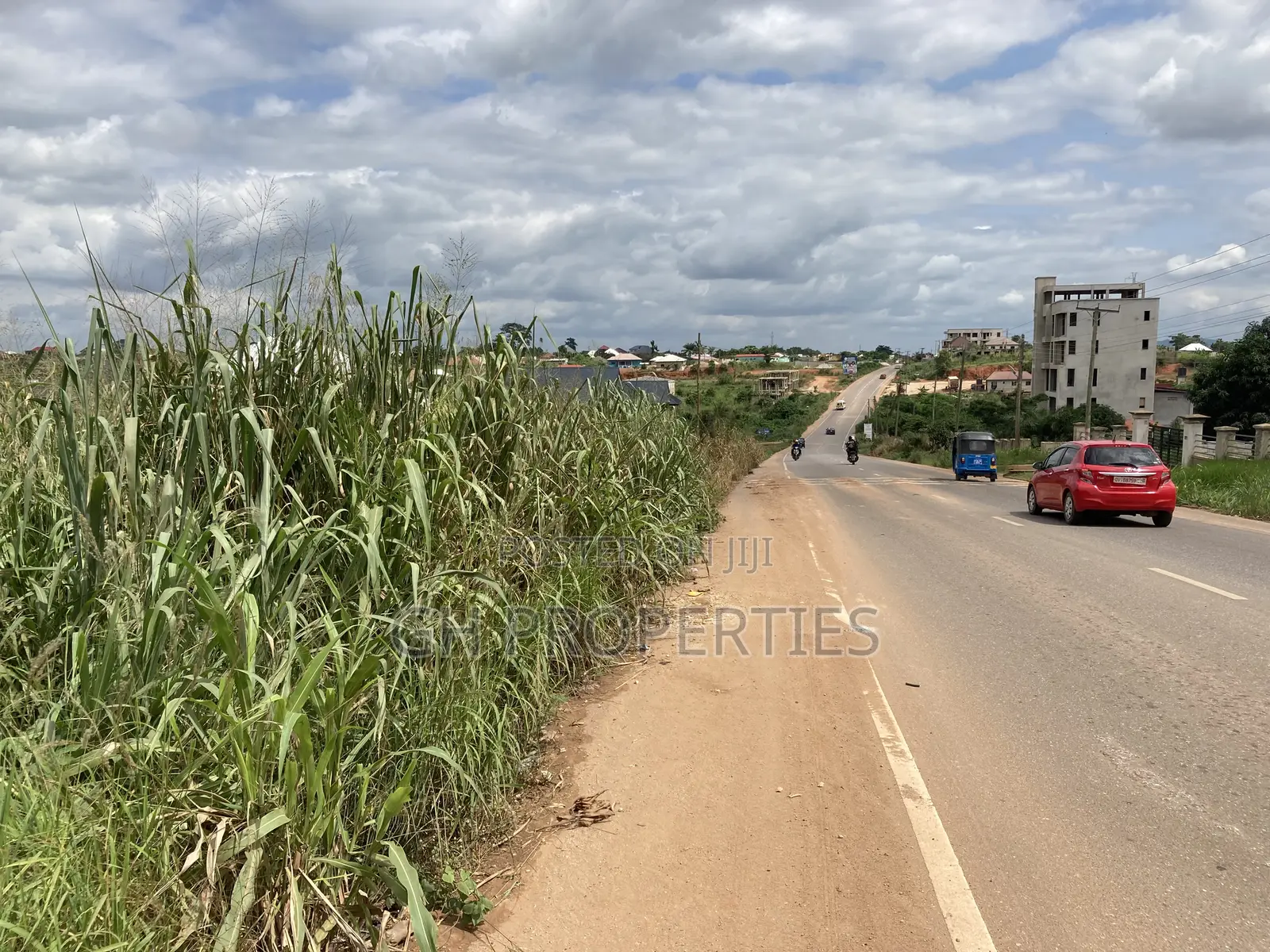 One Plot for Sale at Kwanwoma Duropem Main Road.