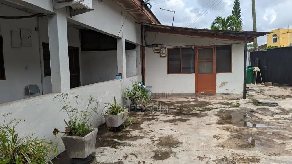 0.18 Acre Land for Sale. (728.434 Square Metres) at Dzorwulu