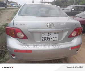 Toyota Corolla 2010 Silver