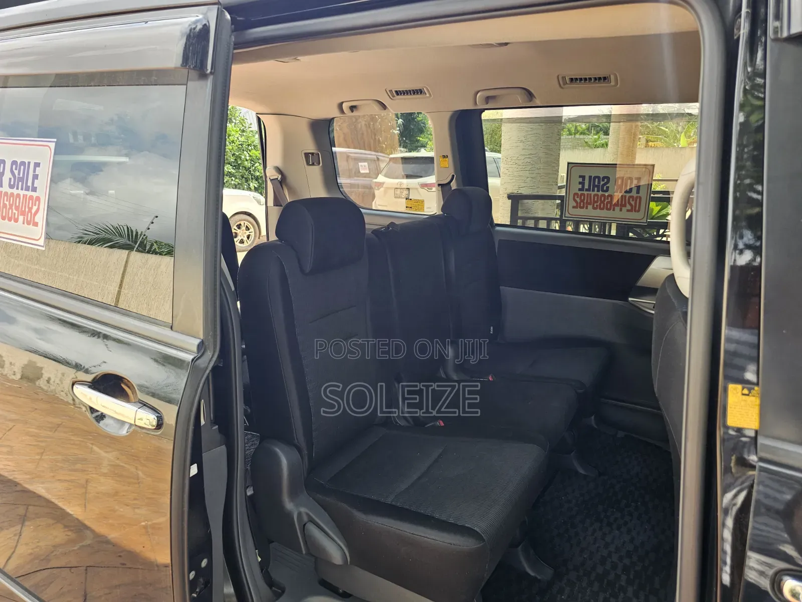 Toyota Voxy V 4WD 8-Seater 2012 Gray